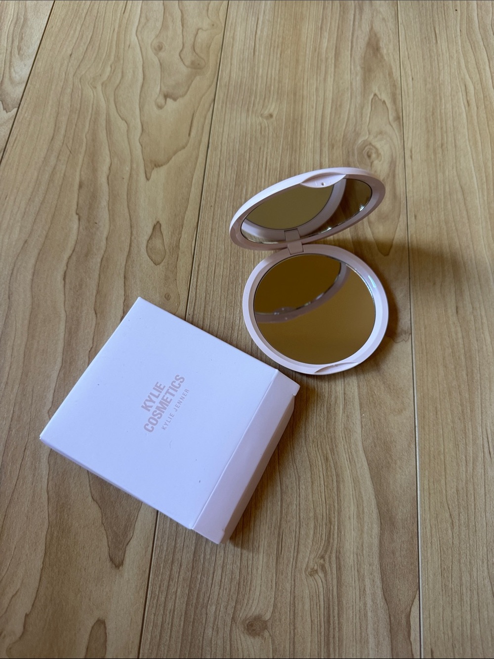 Kylie Cosmetics Pink Compact Powder Mirror - Light Pink Case